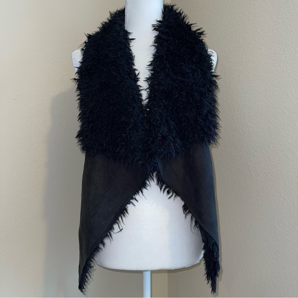 Women’s faux shag fur vest size M